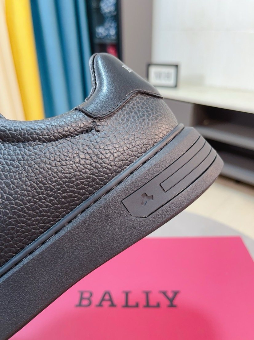 Bally Dark Gray Pebbled Leather Sneakers